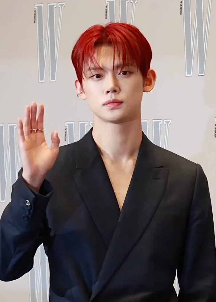 TXT's Yeonjun delivering heartfelt acceptance speech