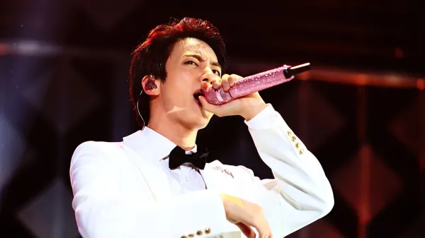 jin soek performance at concert