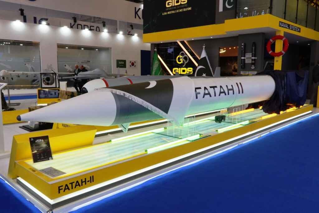 Structure and features of the Fatah missile